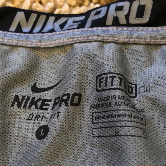 Nike Dri Fit Fitted Shirt - Picture 2 of 4